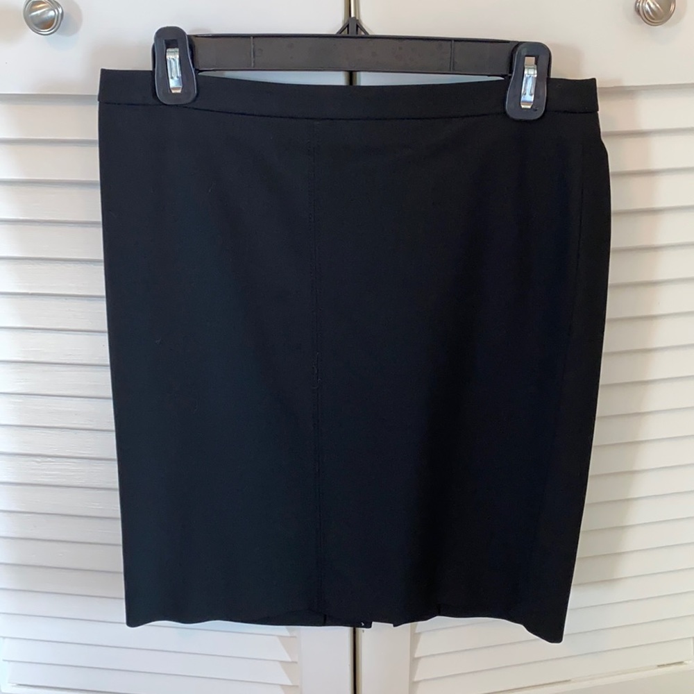 Ann Taylor LOFT size 2 black pencil skirt